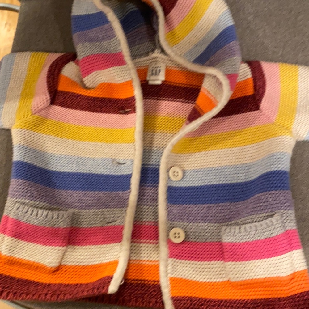 Excellent condition rainbow striped sweater. Gap, 6-12 months